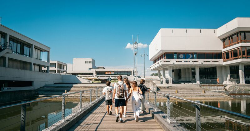 Datei:Uni-Regensburg-Campus.jpg