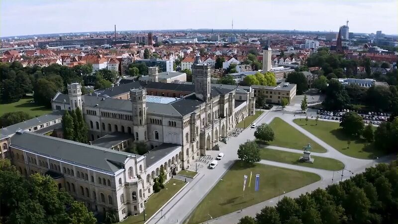 Datei:Leibniz-Universitaet-Hannover-Welfenschloss.jpg