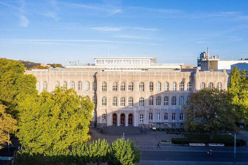 Datei:RWTH-Aachen-Hauptgebaeude.jpg